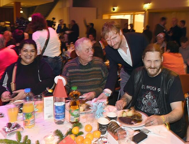 Frank Zanders Weihnachtsfeier für Obdachlose