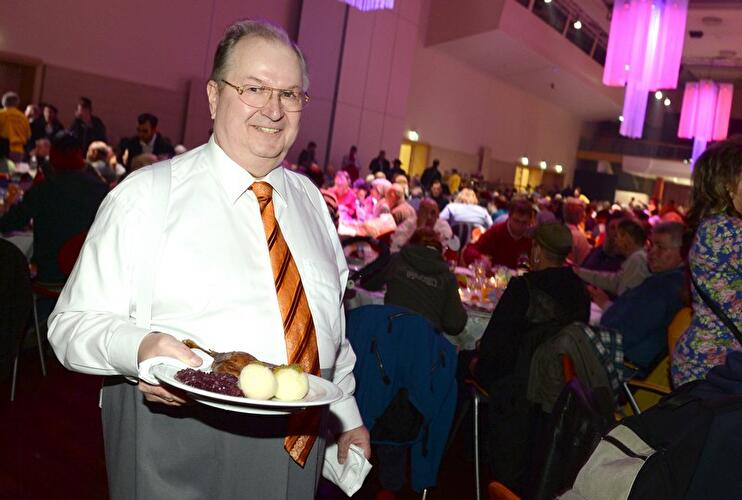 Frank Zanders Weihnachtsfeier für Obdachlose