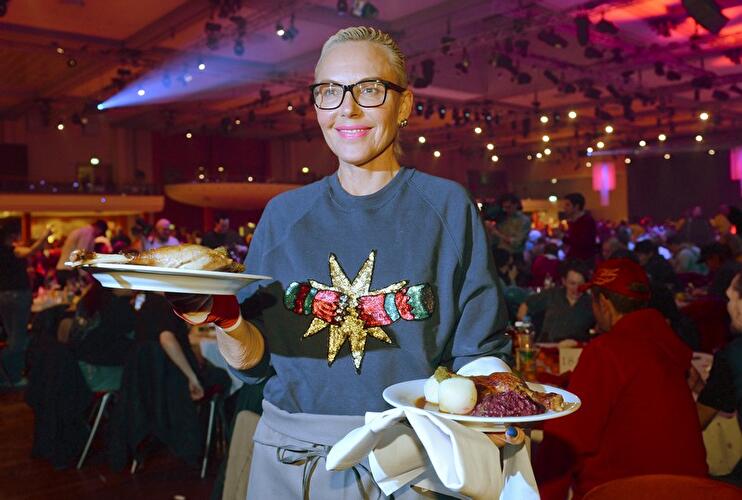 Frank Zanders Weihnachtsfeier für Obdachlose