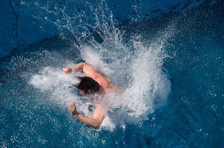 Splash Diving Contest