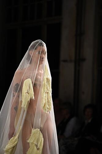 Verrückte Kreationen Berlin Fashion Week Juli 2015