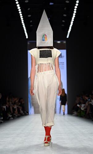 Verrückte Kreationen Berlin Fashion Week Juli 2015