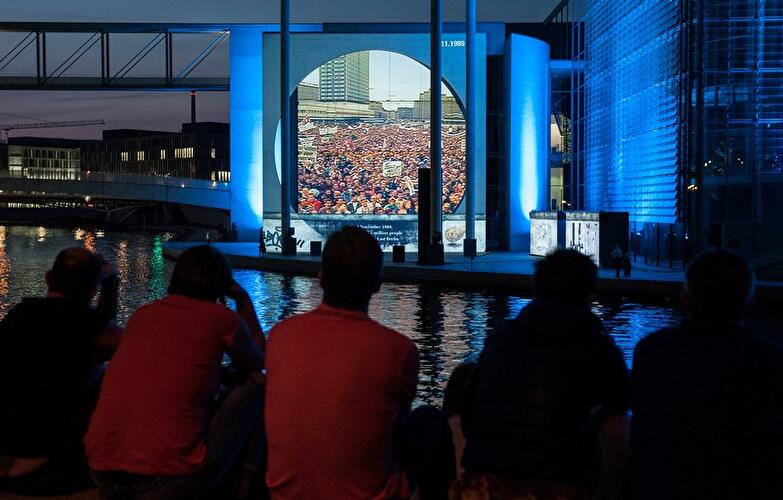 Film- und Lichtprojektion am Marie-Elisabeth-Lüders-Haus