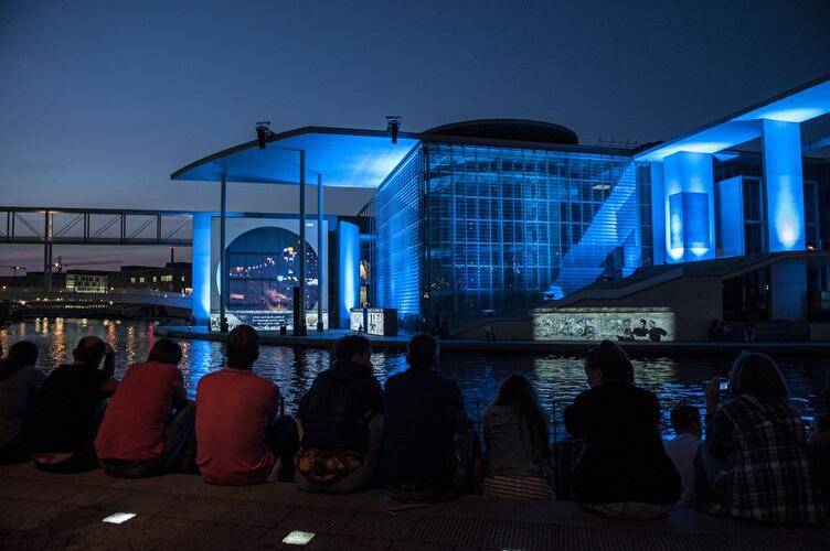 Film- und Lichtprojektion am Marie-Elisabeth-Lüders-Haus