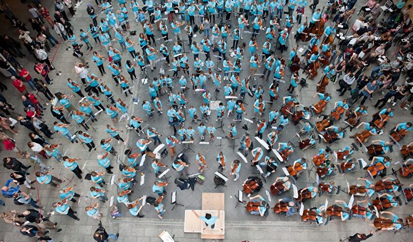 Musik-Flashmob in der Mall of Berlin