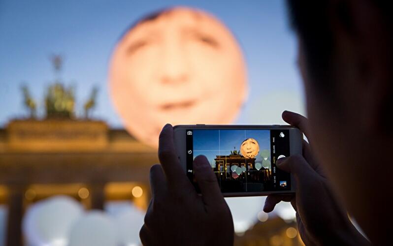 Riesenballons: Time to Shine