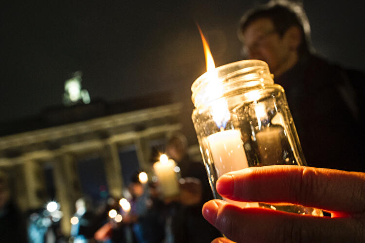 Lichterkette für Flüchtlinge