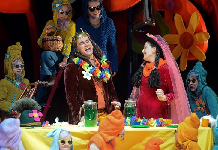 Schneewittchen und die 77 Zwerge