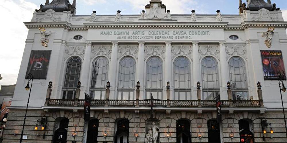 Blick auf das Gebäude des Theater des Westens