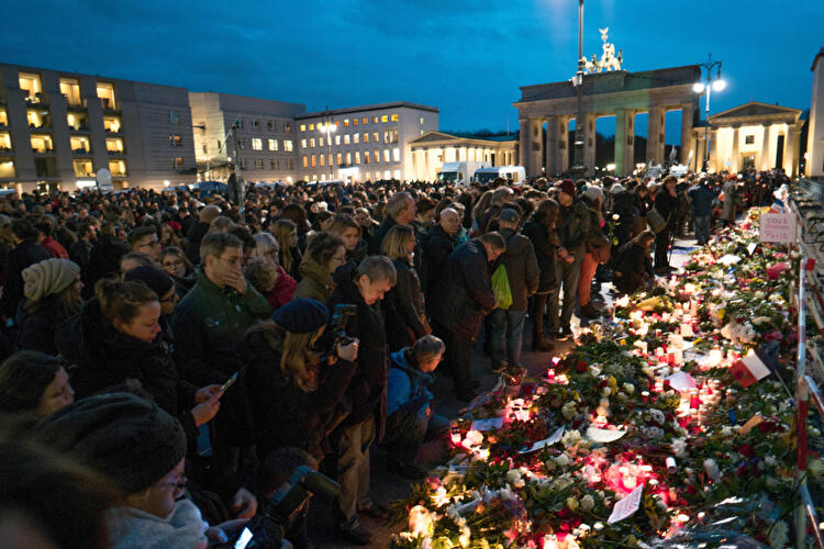 Berlin trauert mit Paris