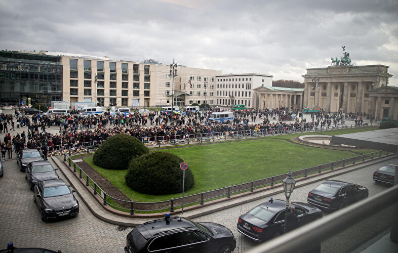 Berlin trauert mit Paris