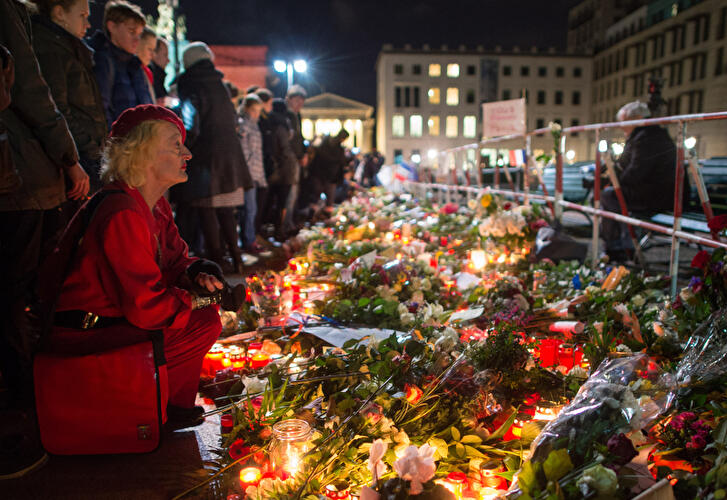 Berlin trauert um Paris