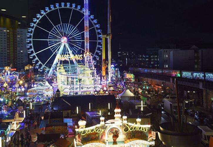 Weihnachtsmarkt am Alexa 2015