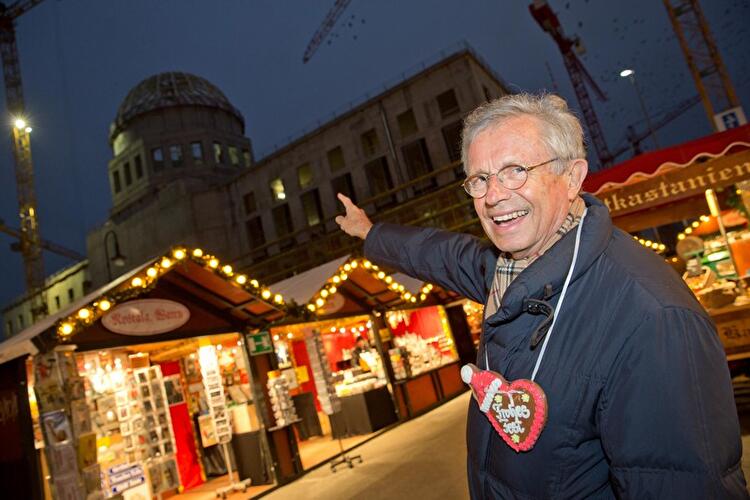Nostalgischer Weihnachtsmarkt am Opernpalais 2015