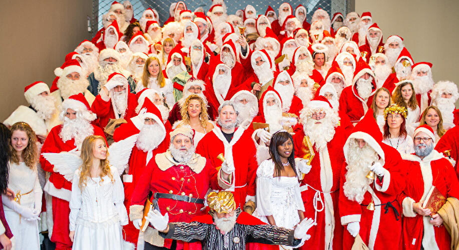 Vollversammlung der Weihnachtsmänner