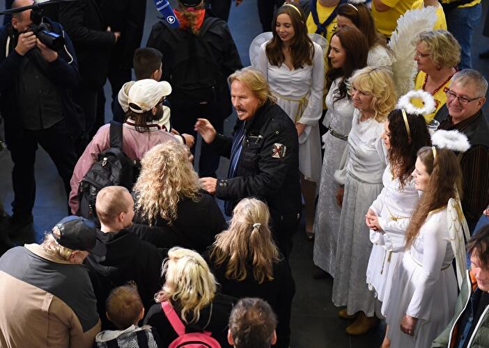 Frank Zanders Weihnachtsfeier für Obdachlose