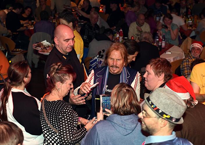 Frank Zanders Weihnachtsfeier für Obdachlose