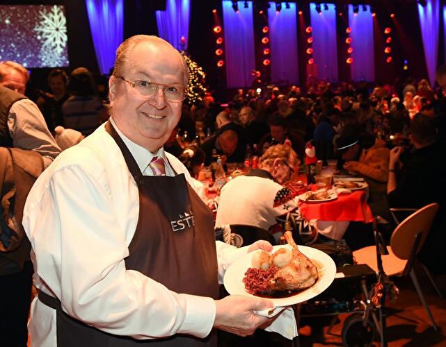 Frank Zanders Weihnachtsfeier für Obdachlose