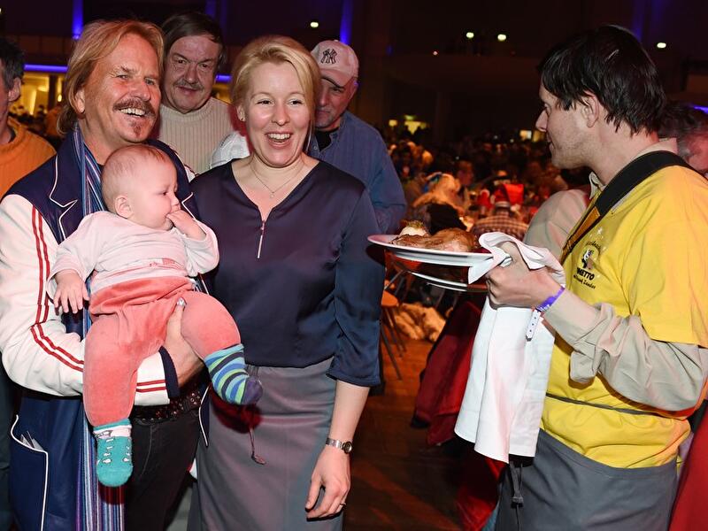 Frank Zanders Weihnachtsfeier für Obdachlose