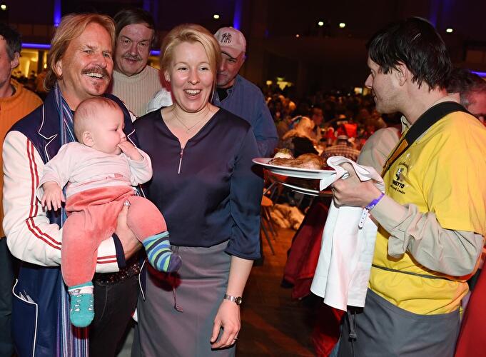 Frank Zanders Weihnachtsfeier für Obdachlose