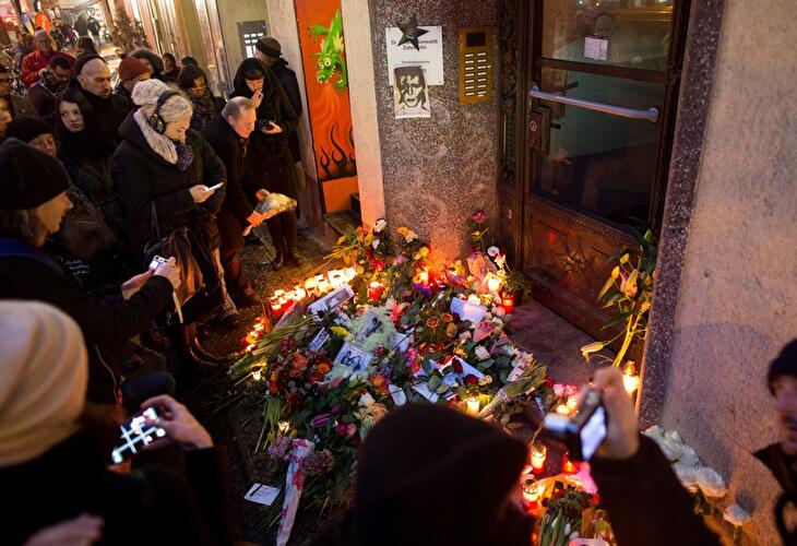 Trauer um David Bowie in Berlin - Wohnhaus