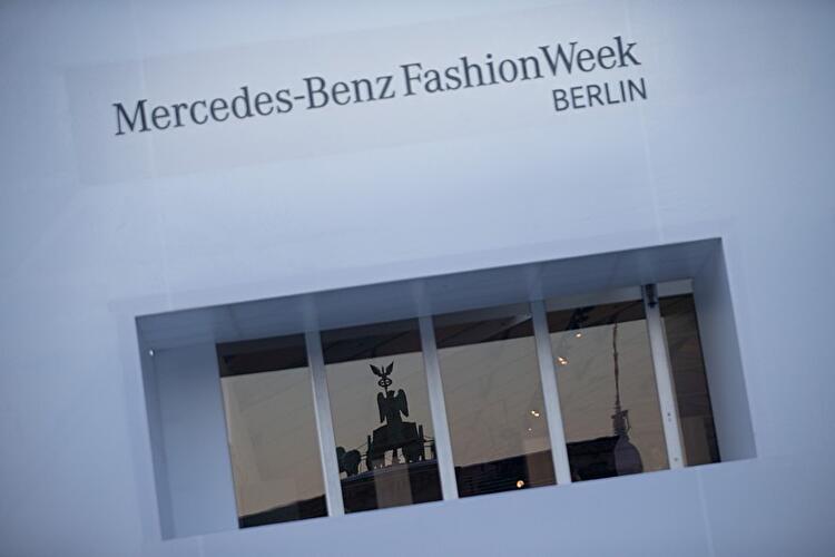 Fasion Week Backstage