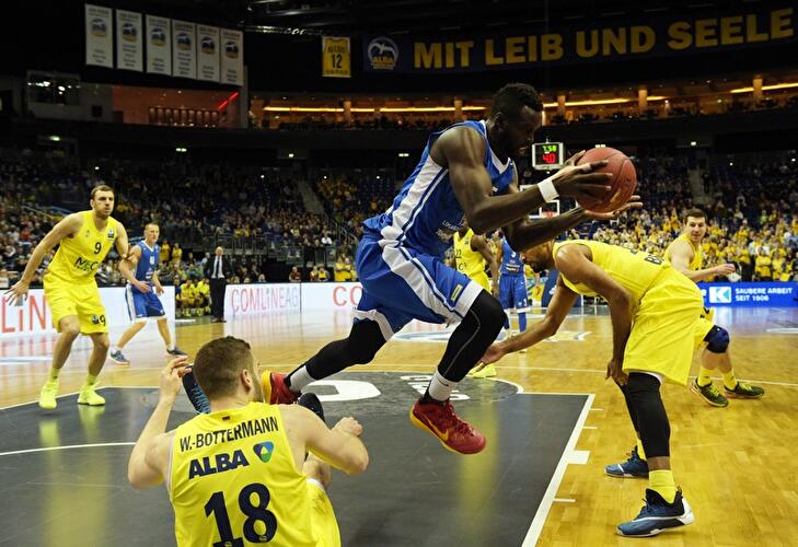 Alba gewinnt gegen Klaipeda