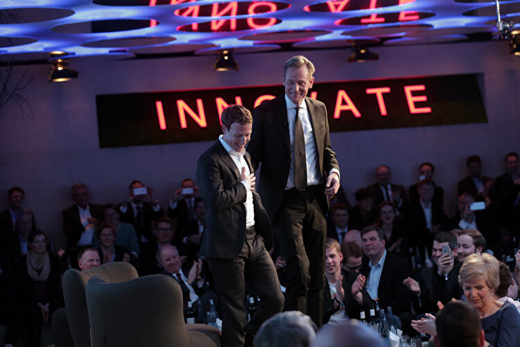 Mark Zuckerberg erhält Axel Springer Award