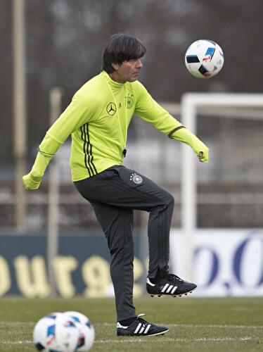 Fußball-Nationalmannschaft trainiert in Berlin