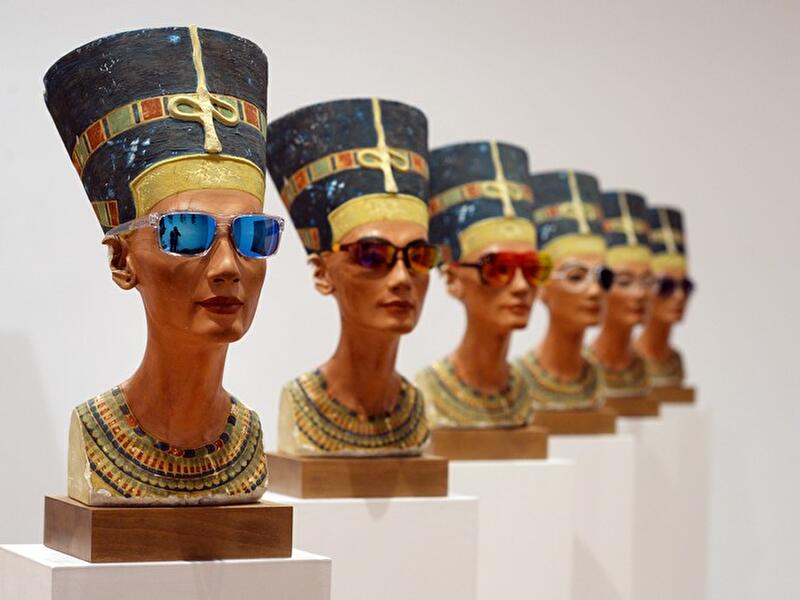 Isa Genzken - Mach dich hübsch!