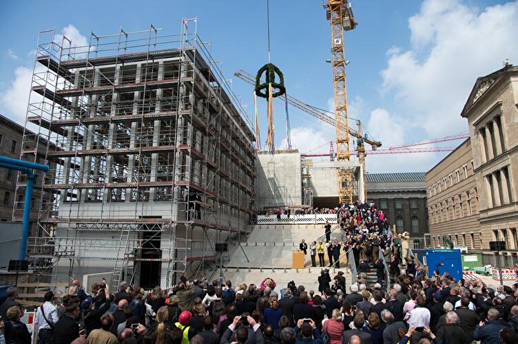 Richtfest: Empfangsgebäude der Museumsinsel