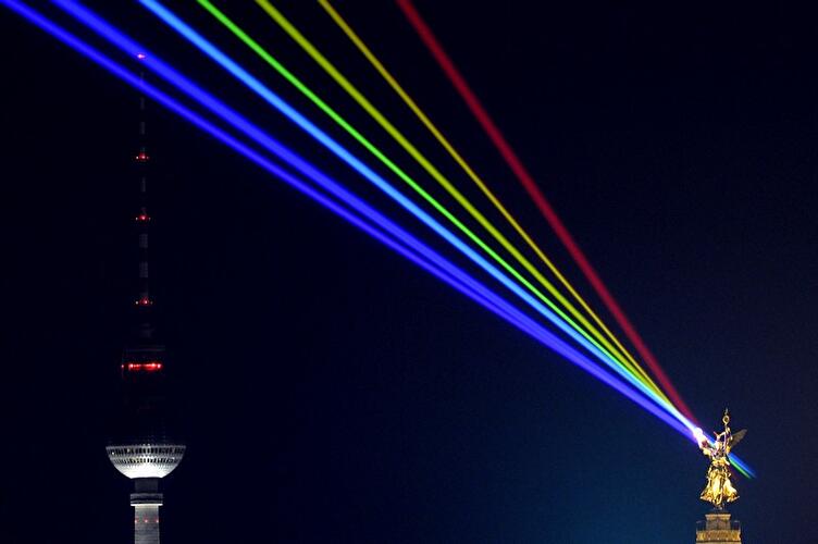 Global Rainbow - Der Frieden wird siegen