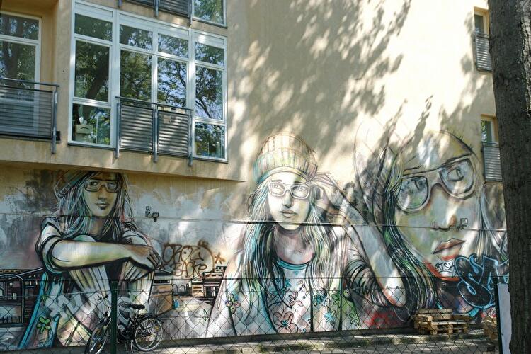 Alice Pasquini: Suspended