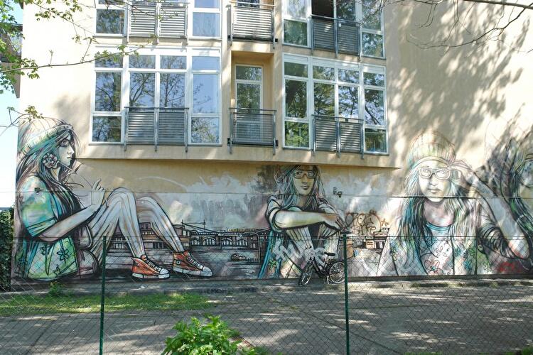 Alice Pasquini: Suspended