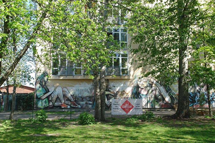 Alice Pasquini: Suspended