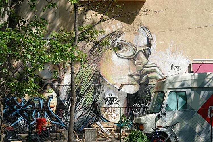 Alice Pasquini: Suspended