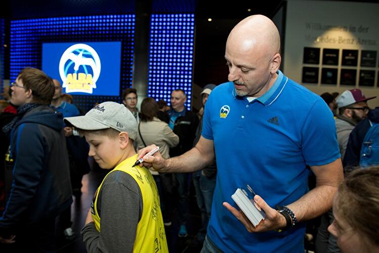 Alba feiert Saisonabschluss