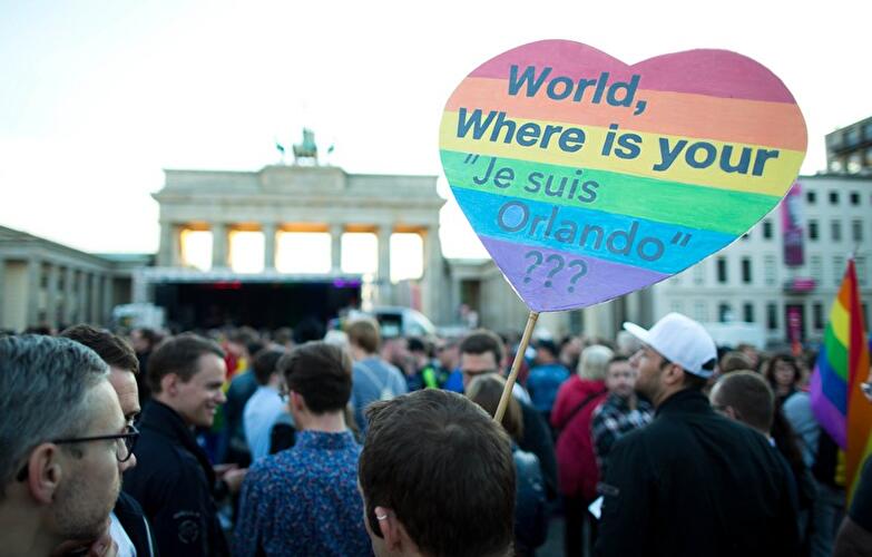 Mahnwache "Berlin for Orlando"