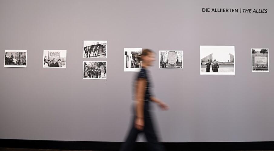 Bernard Larsson. Leaving is Entering