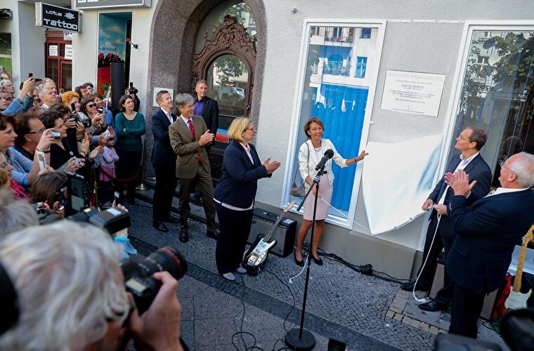 David Bowie memorial plaque