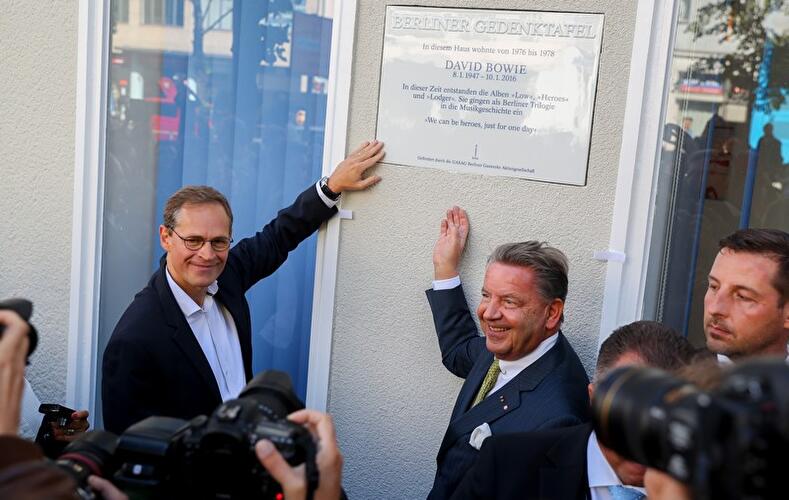 David Bowie memorial plaque