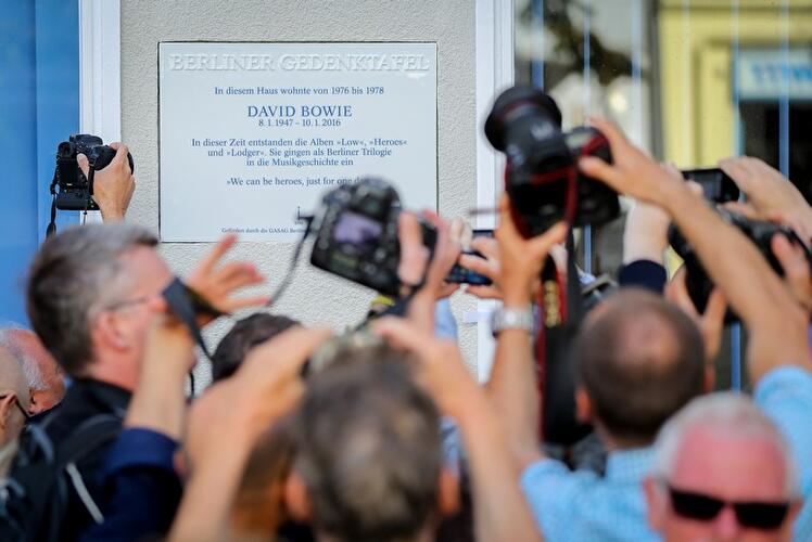 David Bowie memorial plaque