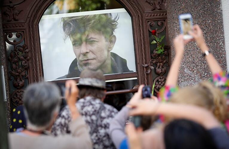 David Bowie memorial plaque