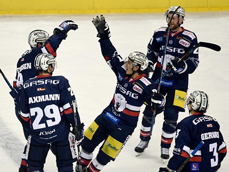 Eisbären gewinnen gegen Straubing
