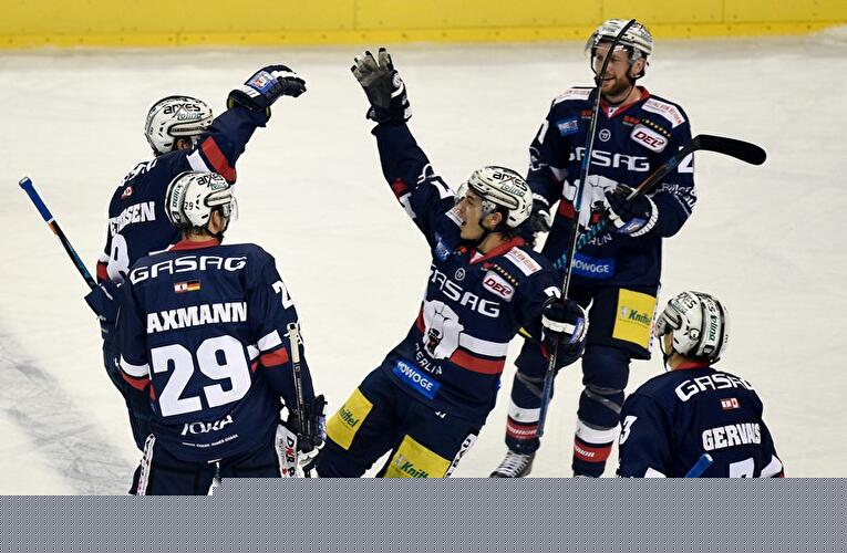 Eisbären gewinnen gegen Straubing