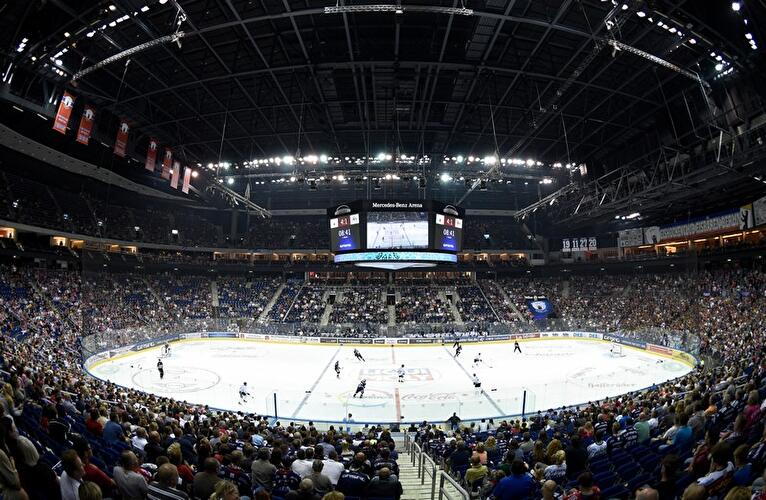 Eisbären gewinnen gegen Straubing