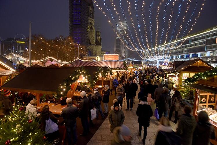 Weihnachtsmarkt an der Gedächtniskirche 2016
