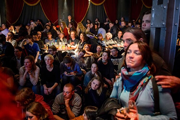 Freunde lesen für Deniz Yücel