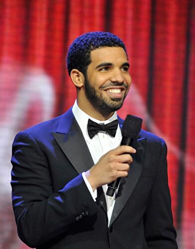 Drake feat. WizKid & Kyla – One Dance