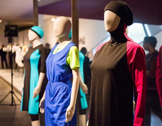 Cherchez la Femme – Perücke, Burka, Ordenstracht